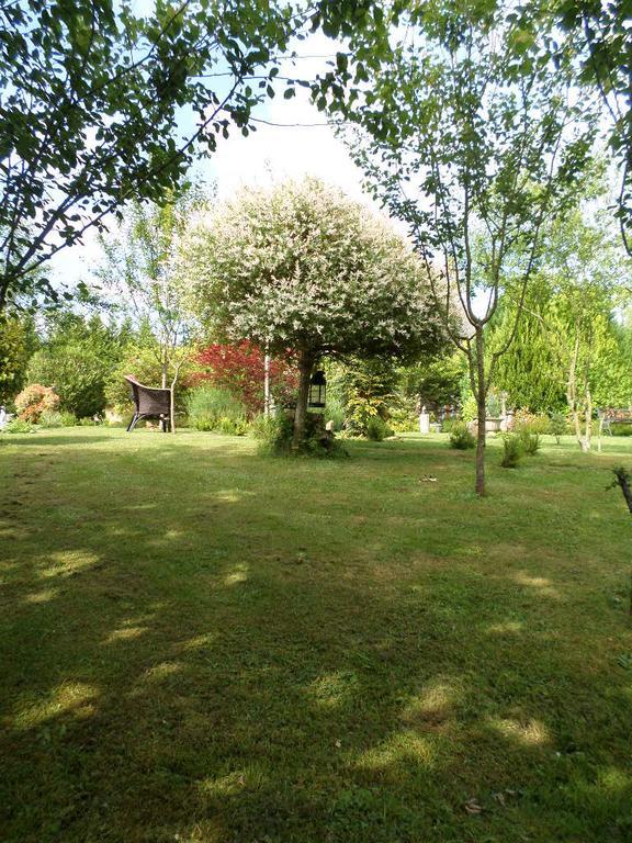 La Chevallerie B&B Isigny-le-Buat Exterior foto