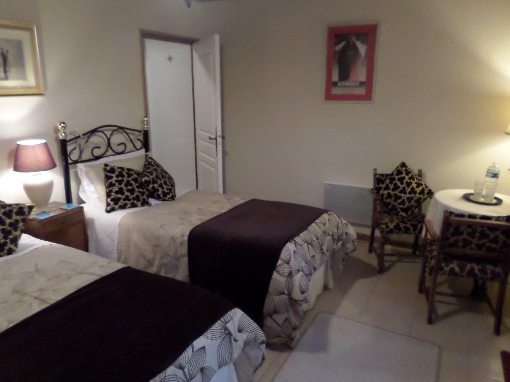 La Chevallerie B&B Isigny-le-Buat Exterior foto